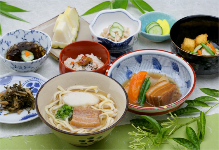 Những món ăn địa phương đảo Okinawa
