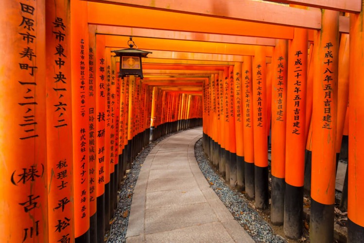 Check-in ngôi đền Fushimi-Inari ở Nhật